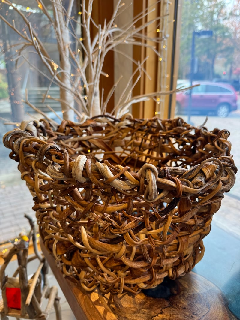 Medium Bull Kelp and Laminaria Seaweed Basket
